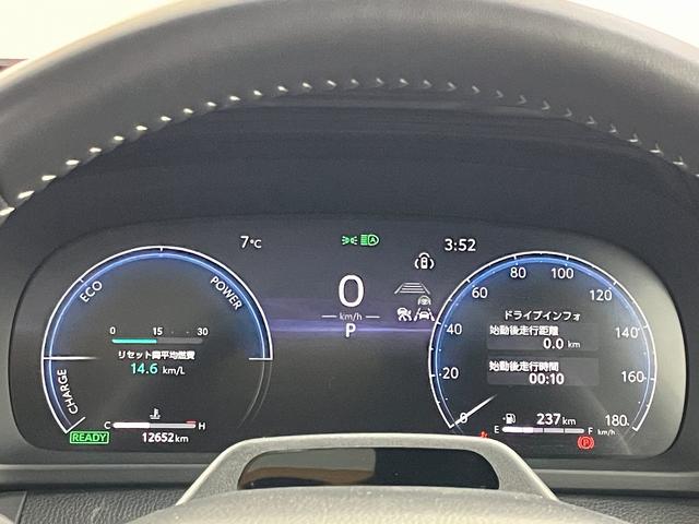 クラウンスポーツ Ｚ　４ＷＤ　全周囲カメラ　クリアランスソナー　オートクルーズコントロール　レーンアシスト　パワーシート　パークアシスト　衝突被害軽減システム　サンルーフ　ナビ　ＴＶ　オートマチックハイビーム（34枚目）