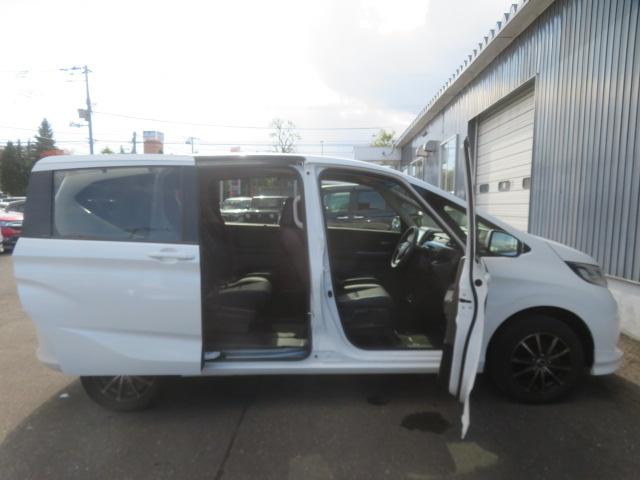 フリード G 純正ナビ クルーズコントロール バックカメラ ETC エンジンスターター CDDVD再生 フルセグTV 片側電動スライドドア LEDヘッドライト ワンオーナー シートヒーター Bluetooth(11枚目)