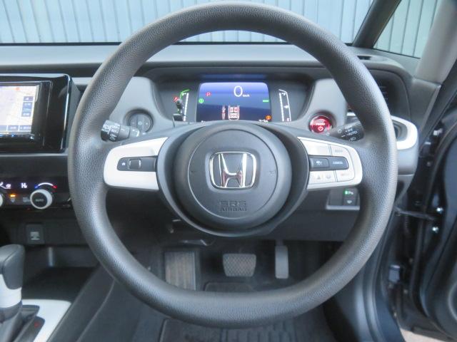 フィット ｅ：ＨＥＶベーシック　社外メモリーナビ　ワンセグ　バックカメラ　ＥＴＣ　スマートキー（10枚目）