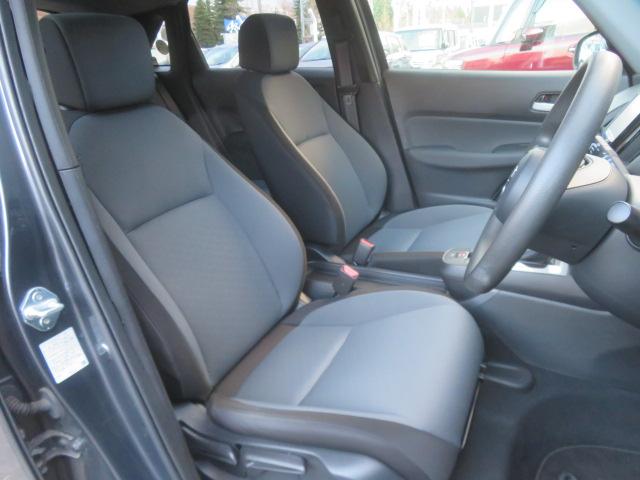 フィット ｅ：ＨＥＶベーシック　社外メモリーナビ　ワンセグ　バックカメラ　ＥＴＣ　スマートキー（15枚目）