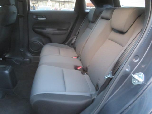 フィット ｅ：ＨＥＶベーシック　社外メモリーナビ　ワンセグ　バックカメラ　ＥＴＣ　スマートキー（16枚目）