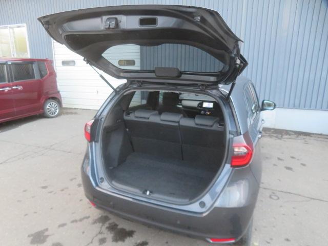 フィット ｅ：ＨＥＶベーシック　社外メモリーナビ　ワンセグ　バックカメラ　ＥＴＣ　スマートキー（19枚目）