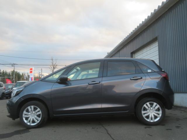 フィット ｅ：ＨＥＶベーシック　社外メモリーナビ　ワンセグ　バックカメラ　ＥＴＣ　スマートキー（24枚目）