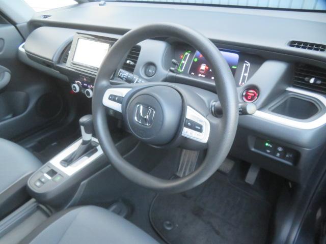 フィット ｅ：ＨＥＶベーシック　社外メモリーナビ　ワンセグ　バックカメラ　ＥＴＣ　スマートキー（39枚目）