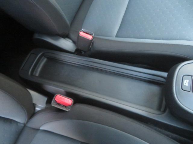 フィット ｅ：ＨＥＶベーシック　社外メモリーナビ　ワンセグ　バックカメラ　ＥＴＣ　スマートキー（48枚目）