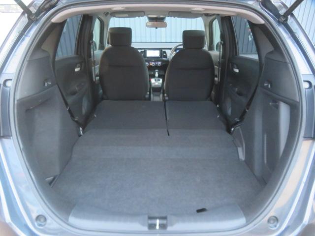 フィット ｅ：ＨＥＶベーシック　社外メモリーナビ　ワンセグ　バックカメラ　ＥＴＣ　スマートキー（63枚目）