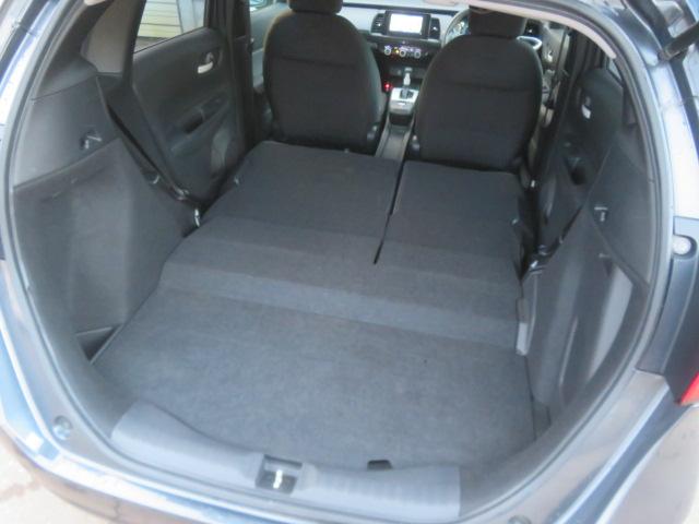 フィット ｅ：ＨＥＶベーシック　社外メモリーナビ　ワンセグ　バックカメラ　ＥＴＣ　スマートキー（64枚目）