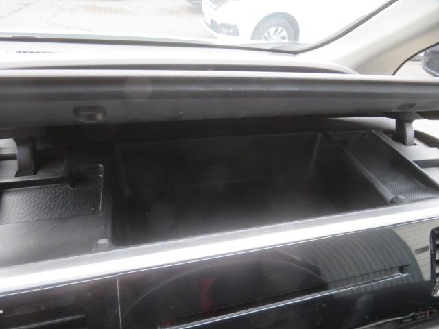 ステップワゴンスパーダ スパーダ　メモリーナビ　バックカメラ　フルセグＴＶ　ＤＶＤ再生　純正エンジンスターター　　冬タイヤ　ＥＴＣ　ＬＥＤヘッドライト　ワンオーナー　ブルートゥース　ミラーヒーター　４ＷＤ（4枚目）