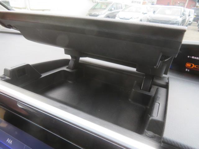 ステップワゴンスパーダ スパーダ　メモリーナビ　バックカメラ　フルセグＴＶ　ＤＶＤ再生　純正エンジンスターター　　冬タイヤ　ＥＴＣ　ＬＥＤヘッドライト　ワンオーナー　ブルートゥース　ミラーヒーター　４ＷＤ（5枚目）