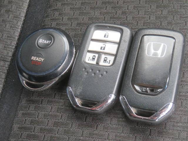 ステップワゴンスパーダ スパーダ　メモリーナビ　バックカメラ　フルセグＴＶ　ＤＶＤ再生　純正エンジンスターター　　冬タイヤ　ＥＴＣ　ＬＥＤヘッドライト　ワンオーナー　ブルートゥース　ミラーヒーター　４ＷＤ（6枚目）