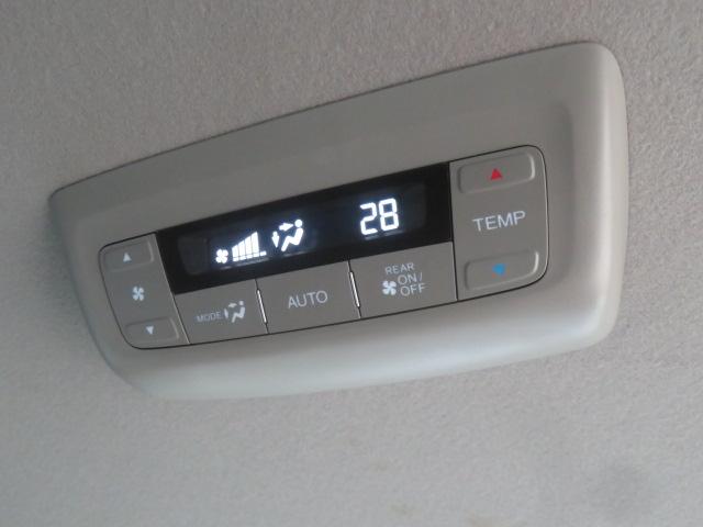 ステップワゴンスパーダ スパーダ　メモリーナビ　バックカメラ　フルセグＴＶ　ＤＶＤ再生　純正エンジンスターター　　冬タイヤ　ＥＴＣ　ＬＥＤヘッドライト　ワンオーナー　ブルートゥース　ミラーヒーター　４ＷＤ（18枚目）