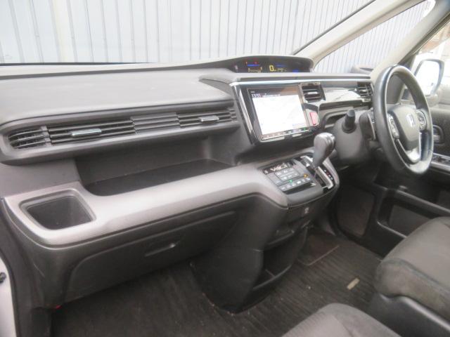 ステップワゴンスパーダ スパーダ　メモリーナビ　バックカメラ　フルセグＴＶ　ＤＶＤ再生　純正エンジンスターター　　冬タイヤ　ＥＴＣ　ＬＥＤヘッドライト　ワンオーナー　ブルートゥース　ミラーヒーター　４ＷＤ（39枚目）