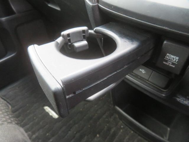 ステップワゴンスパーダ スパーダ　メモリーナビ　バックカメラ　フルセグＴＶ　ＤＶＤ再生　純正エンジンスターター　　冬タイヤ　ＥＴＣ　ＬＥＤヘッドライト　ワンオーナー　ブルートゥース　ミラーヒーター　４ＷＤ（52枚目）