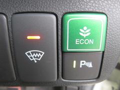 ＥＣＯＮモードは燃費を優先に自動制御せるので、低燃費走行が自然にできます！ 6