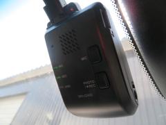 純正ドライブレコーダーが付いて事故などの衝撃時に録画されて見ることが出来ます。 3