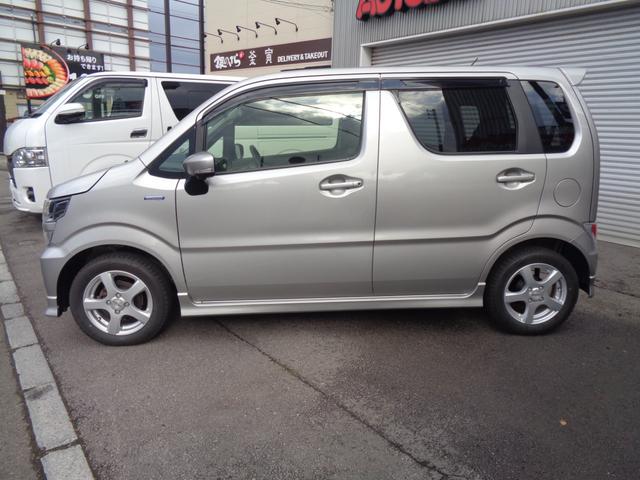 ワゴンＲ ハイブリッドＦＺ　４ＷＤ　ワンオーナー　全方位モニター　スマートキー（9枚目）