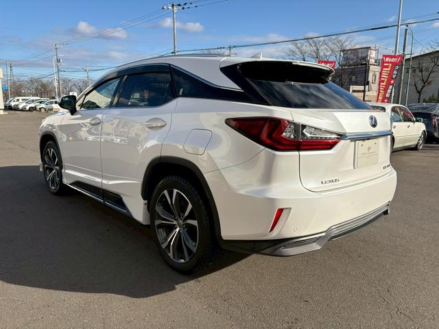 ＲＸ ＲＸ４５０ｈ　バージョンＬ　４ＷＤ・サンルーフ・スペアキー・パワーバックドア・パワーシート・シートヒーター・シートエアコン・クルーズコントロール・純正ナビ・ＴＶ・ＣＤ再生・Ｂｌｕｅｔｏｏｔｈ接続・サンルーフ・ＥＴＣ（8枚目）