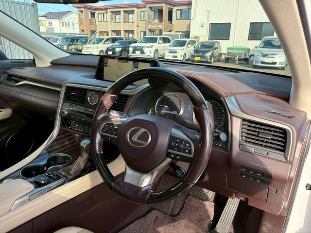 ＲＸ ＲＸ４５０ｈ　バージョンＬ　４ＷＤ・サンルーフ・スペアキー・パワーバックドア・パワーシート・シートヒーター・シートエアコン・クルーズコントロール・純正ナビ・ＴＶ・ＣＤ再生・Ｂｌｕｅｔｏｏｔｈ接続・サンルーフ・ＥＴＣ（20枚目）
