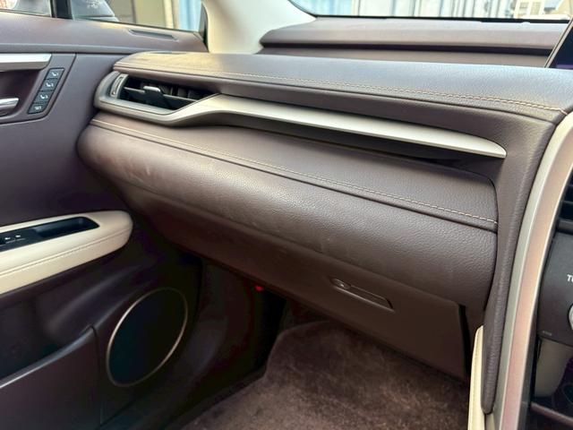 ＲＸ ＲＸ４５０ｈ　バージョンＬ　４ＷＤ・サンルーフ・スペアキー・パワーバックドア・パワーシート・シートヒーター・シートエアコン・クルーズコントロール・純正ナビ・ＴＶ・ＣＤ再生・Ｂｌｕｅｔｏｏｔｈ接続・サンルーフ・ＥＴＣ（31枚目）