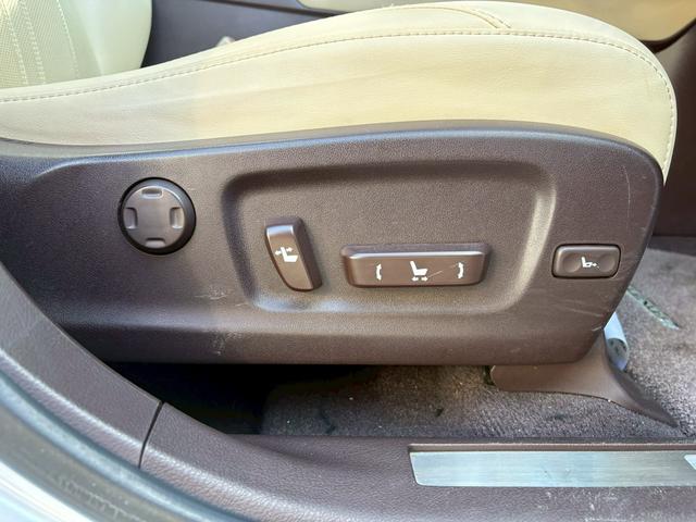 ＲＸ ＲＸ４５０ｈ　バージョンＬ　４ＷＤ・サンルーフ・スペアキー・パワーバックドア・パワーシート・シートヒーター・シートエアコン・クルーズコントロール・純正ナビ・ＴＶ・ＣＤ再生・Ｂｌｕｅｔｏｏｔｈ接続・サンルーフ・ＥＴＣ（38枚目）