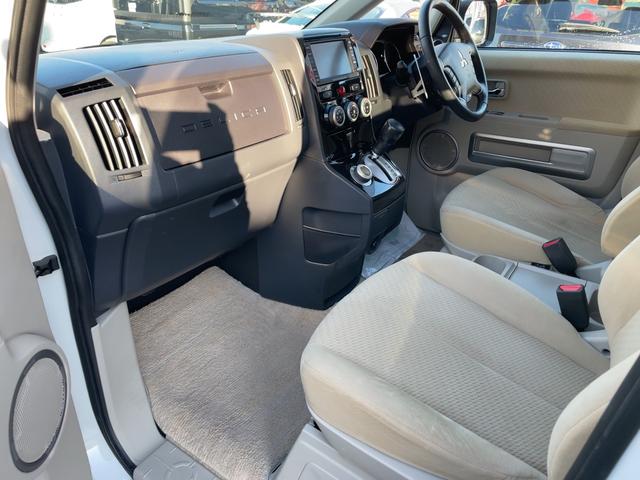 デリカＤ：５ Ｇ　プレミアム　４ＷＤ　両側パワースライドドア　パワーシート　パワーバックドア　ロックフォードサウンド　純正ナビ　ＴＶ　バックカメラ　ＤＶＤ再生　フリップダウンモニター　ガナドールマフラー（17枚目）