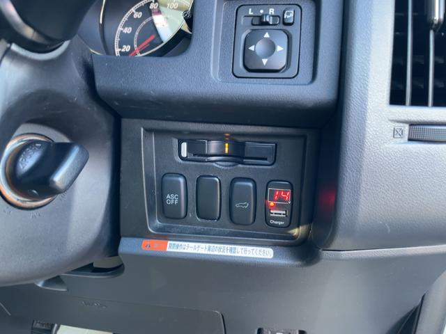 デリカＤ：５ Ｇ　プレミアム　４ＷＤ　両側パワースライドドア　パワーシート　パワーバックドア　ロックフォードサウンド　純正ナビ　ＴＶ　バックカメラ　ＤＶＤ再生　フリップダウンモニター　ガナドールマフラー（27枚目）