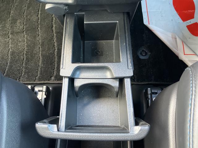 ヴォクシー S-Z 4WD バックカメラ ナビ オートクルーズコントロール レーンアシスト 衝突被害軽減システム 両側電動スライドドア オートマチックハイビーム オートライト LEDヘッドランプ スマートキー(43枚目)