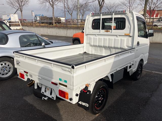 ＮＴ１００クリッパートラック ＤＸ　４ＷＤ　軽トラック　ＭＴ　アルミホイール　エアコン　パワーステアリング　運転席エアバッグ　助手席エアバッグ（5枚目）