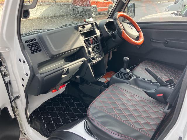 ＮＴ１００クリッパートラック ＤＸ　４ＷＤ　軽トラック　ＭＴ　アルミホイール　エアコン　パワーステアリング　運転席エアバッグ　助手席エアバッグ（19枚目）