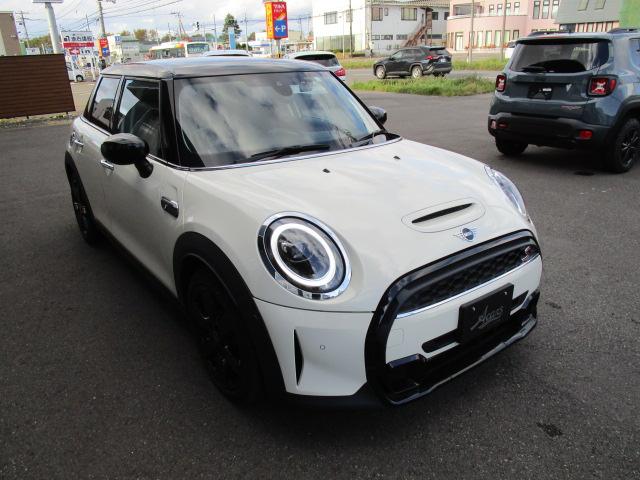 ＭＩＮＩ クーパーＳ　プレミアムプラスＰＫＧ　カープレイ　インターフェイスＴＶ　ＨＤＭＩ　１７ＡＷ　ハーフレザー　シートヒーター　ＭＩＮＩドライブモード（18枚目）