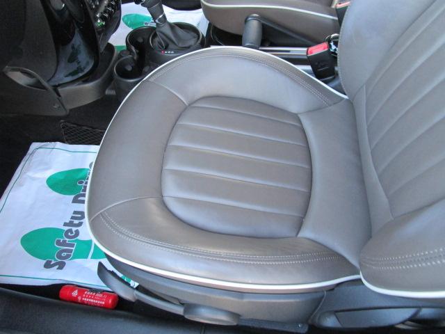 ＭＩＮＩ クーパーＤ　クロスオーバー　オール４　レザーＰＫＧ　ライトコーヒーカラー　１７ＡＷ　ＨＩＤ　ＬＥＤフォグ　シートヒーター　クロームデザインパッケージ　ミントパッケージ（10枚目）