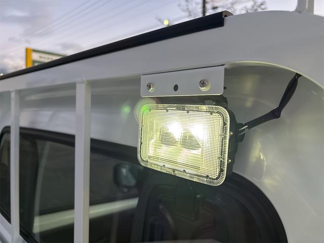 キャリイトラック ＫＣエアコン・パワステ農繁仕様　スズキセーフティーサポートレス　リアデフロック　強化リアリーフスプリング４枚　低速高速切替式トランスファー　荷台作業灯　アッパーメンバーサポート　キーレス　パワーウインドー　オートライト　バックブザー（15枚目）