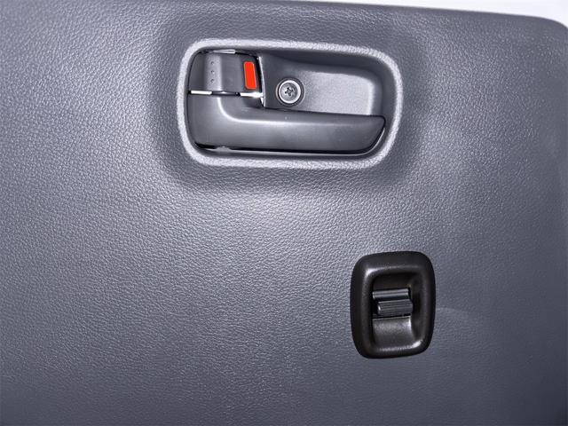 キャリイトラック ＫＣエアコン・パワステ農繁仕様　スズキセーフティーサポートレス　リアデフロック　強化リアリーフスプリング４枚　低速高速切替式トランスファー　荷台作業灯　アッパーメンバーサポート　キーレス　パワーウインドー　オートライト　バックブザー（24枚目）