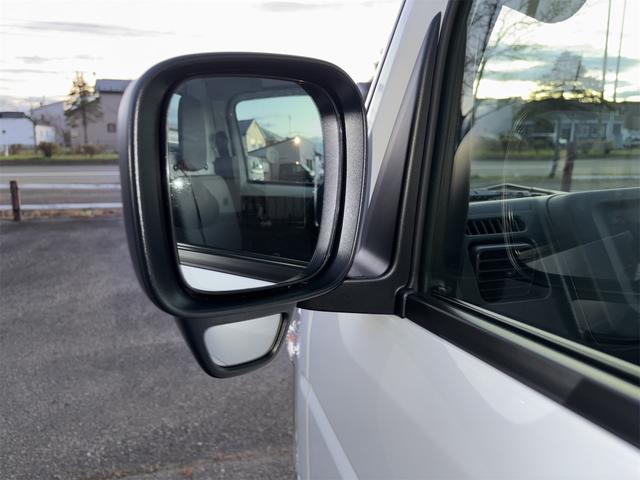 キャリイトラック ＫＣエアコン・パワステ農繁仕様　スズキセーフティーサポートレス　リアデフロック　強化リアリーフスプリング４枚　低速高速切替式トランスファー　荷台作業灯　アッパーメンバーサポート　キーレス　パワーウインドー　オートライト　バックブザー（25枚目）