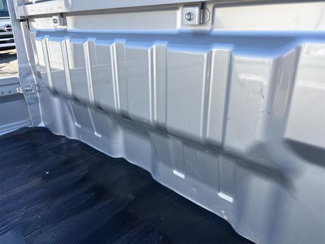 キャリイトラック KCエアコン・パワステ 4速オートマチック ワンタッチ切替4WD オートライト アイドリングストップ 純正荷台ゴムマット(12枚目)