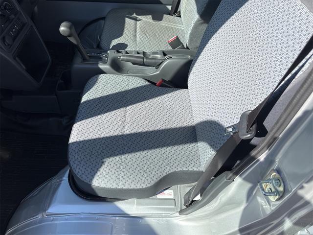 キャリイトラック KCエアコン・パワステ 4速オートマチック ワンタッチ切替4WD オートライト アイドリングストップ 純正荷台ゴムマット(15枚目)