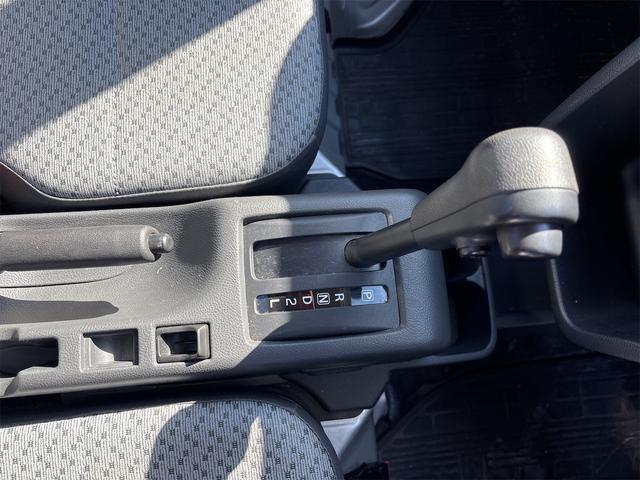 キャリイトラック KCエアコン・パワステ 4速オートマチック ワンタッチ切替4WD オートライト アイドリングストップ 純正荷台ゴムマット(26枚目)