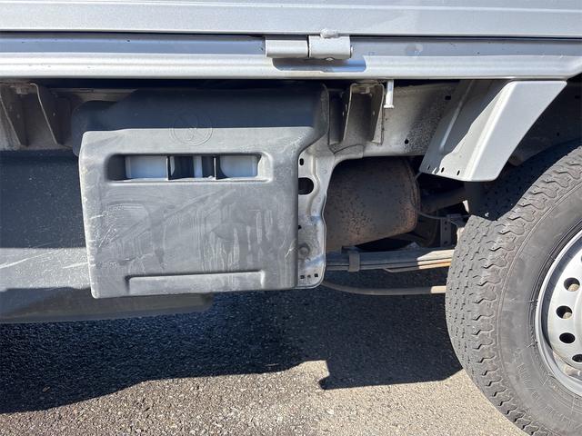 キャリイトラック KCエアコン・パワステ 4速オートマチック ワンタッチ切替4WD オートライト アイドリングストップ 純正荷台ゴムマット(40枚目)