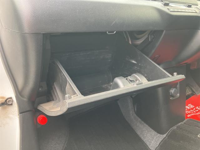 フレア 　レーンアシスト　衝突被害軽減システム　オートライト　スマートキー　アイドリングストップ　電動格納ミラー　シートヒーター　ベンチシート　ＣＶＴ　ＥＳＣ　ＣＤ　ＵＳＢ　ミュージックプレイヤー接続可（27枚目）