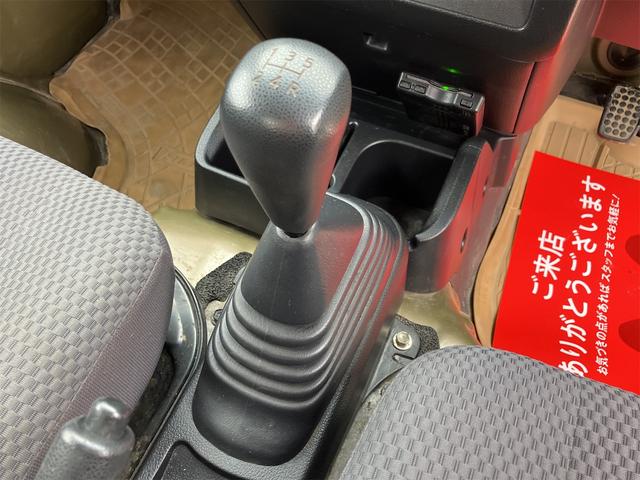 ハイゼットトラック 　４ＷＤ　軽トラック　ＭＴ　ＥＴＣ　キーレスエントリー　オートライト　エアコン　パワーステアリング　パワーウィンドウ　運転席エアバッグ　助手席エアバッグ　ＣＤ　ＵＳＢ（5枚目）