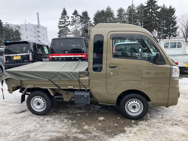 ハイゼットトラック 　４ＷＤ　軽トラック　ＭＴ　ＥＴＣ　キーレスエントリー　オートライト　エアコン　パワーステアリング　パワーウィンドウ　運転席エアバッグ　助手席エアバッグ　ＣＤ　ＵＳＢ（14枚目）