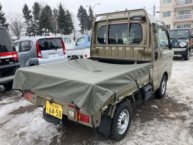 ハイゼットトラック 　４ＷＤ　軽トラック　ＭＴ　ＥＴＣ　キーレスエントリー　オートライト　エアコン　パワーステアリング　パワーウィンドウ　運転席エアバッグ　助手席エアバッグ　ＣＤ　ＵＳＢ（15枚目）