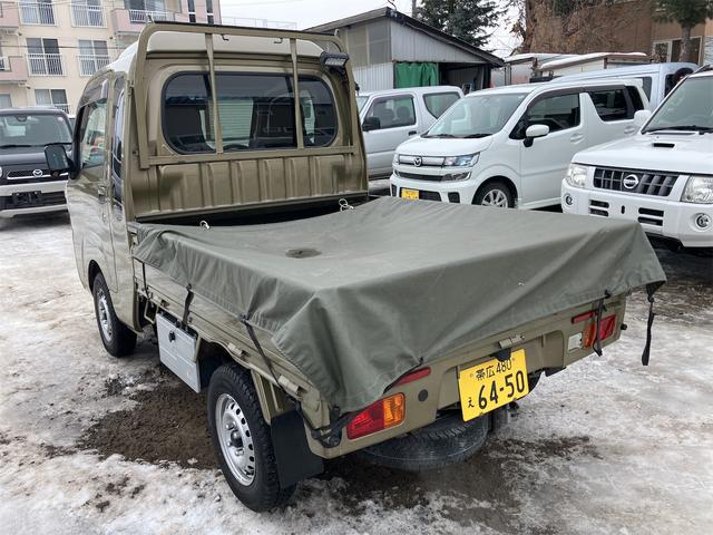 ハイゼットトラック 　４ＷＤ　軽トラック　ＭＴ　ＥＴＣ　キーレスエントリー　オートライト　エアコン　パワーステアリング　パワーウィンドウ　運転席エアバッグ　助手席エアバッグ　ＣＤ　ＵＳＢ（17枚目）