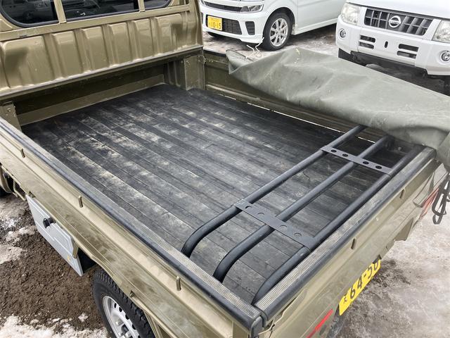 ハイゼットトラック 　４ＷＤ　軽トラック　ＭＴ　ＥＴＣ　キーレスエントリー　オートライト　エアコン　パワーステアリング　パワーウィンドウ　運転席エアバッグ　助手席エアバッグ　ＣＤ　ＵＳＢ（19枚目）