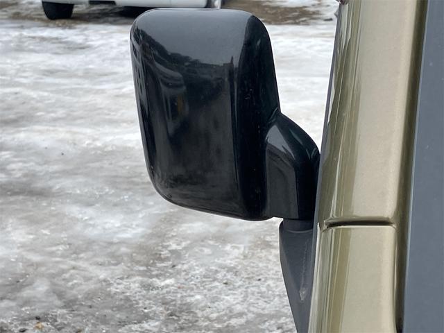 ハイゼットトラック 　４ＷＤ　軽トラック　ＭＴ　ＥＴＣ　キーレスエントリー　オートライト　エアコン　パワーステアリング　パワーウィンドウ　運転席エアバッグ　助手席エアバッグ　ＣＤ　ＵＳＢ（24枚目）