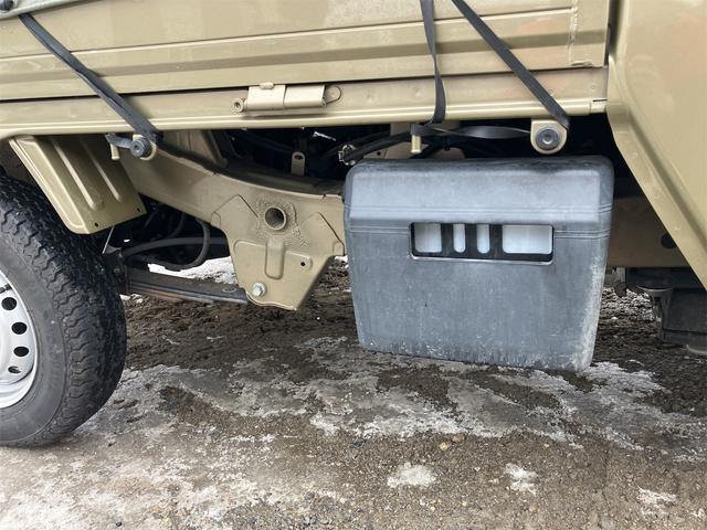 ハイゼットトラック 　４ＷＤ　軽トラック　ＭＴ　ＥＴＣ　キーレスエントリー　オートライト　エアコン　パワーステアリング　パワーウィンドウ　運転席エアバッグ　助手席エアバッグ　ＣＤ　ＵＳＢ（26枚目）