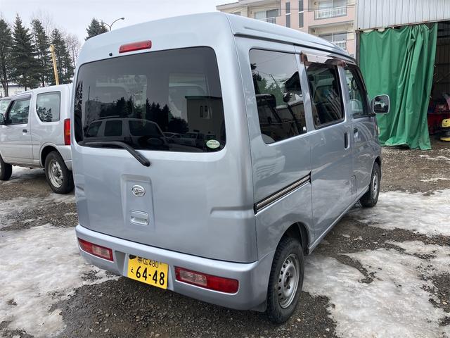 ハイゼットカーゴ 　４ＷＤ　ＭＴ　バックカメラ　両側スライドドア　電動格納ミラー　エアコン　パワーウィンドウ　運転席エアバッグ　助手席エアバッグ　ＣＤ（17枚目）