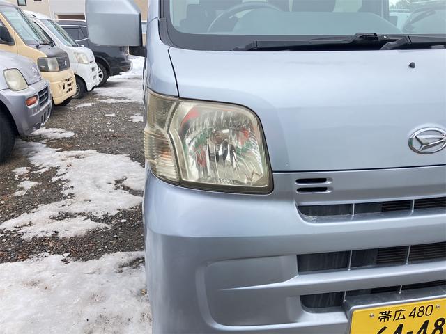 ハイゼットカーゴ 　４ＷＤ　ＭＴ　バックカメラ　両側スライドドア　電動格納ミラー　エアコン　パワーウィンドウ　運転席エアバッグ　助手席エアバッグ　ＣＤ（18枚目）