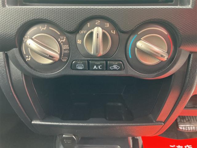 キックス 　４ＷＤ　ＥＴＣ　ナビ　ＴＶ　電動格納ミラー　シートヒーター　ＡＴ　ＣＤ　ＤＶＤ再生　ＵＳＢ　ルーフレール　アルミホイール　エアコン　パワーウィンドウ（7枚目）