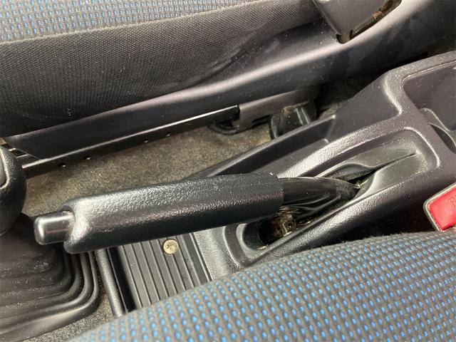 キックス 　４ＷＤ　ＥＴＣ　ナビ　ＴＶ　電動格納ミラー　シートヒーター　ＡＴ　ＣＤ　ＤＶＤ再生　ＵＳＢ　ルーフレール　アルミホイール　エアコン　パワーウィンドウ（9枚目）